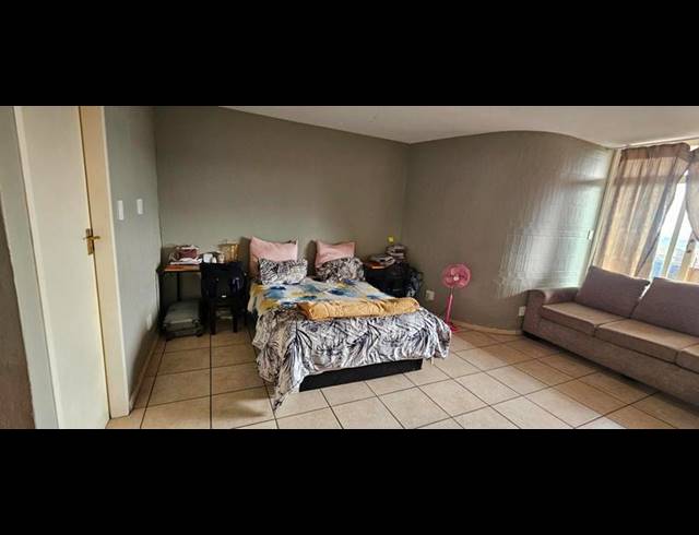 1 BEDROOM APARTMENT FOR SALE IN SUNNYSIDE